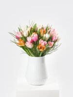 Tulpen in verschiedenen Farben mit passendem Beiwerk aufgebunden Göße XL - 40 Tulpen aufgebunden